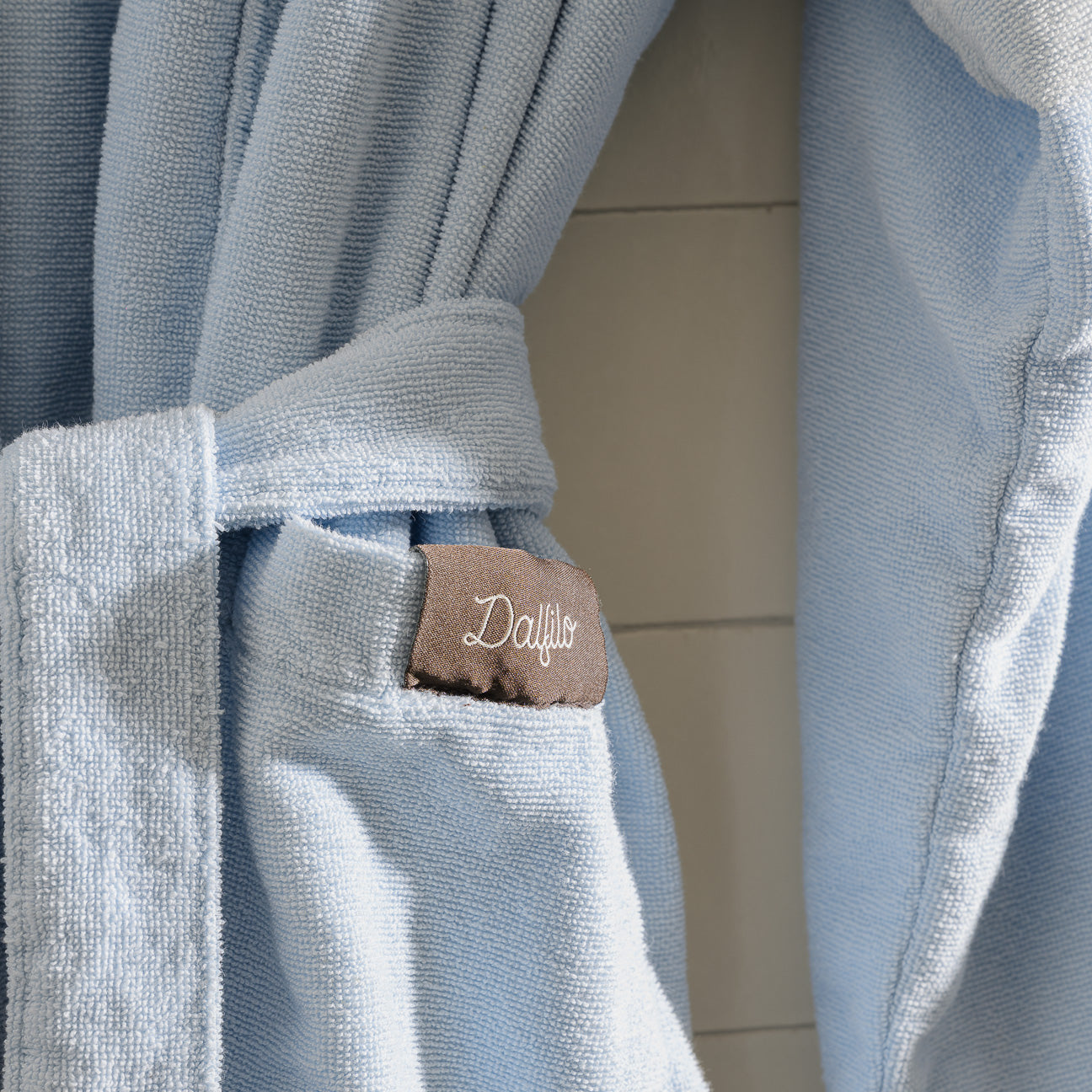 Albornoz deportivo con capucha
- S- Azul aire- Algodón - Dalfilo