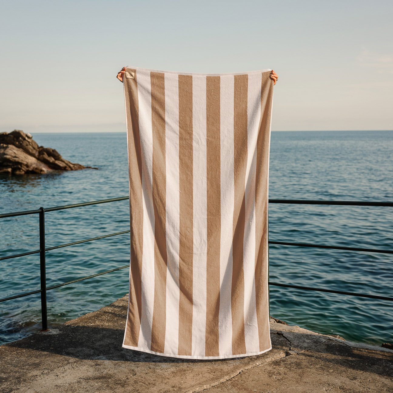 Toalla de playa Portofino
- 100x180 cm- Azul marino- Algodón - Dalfilo