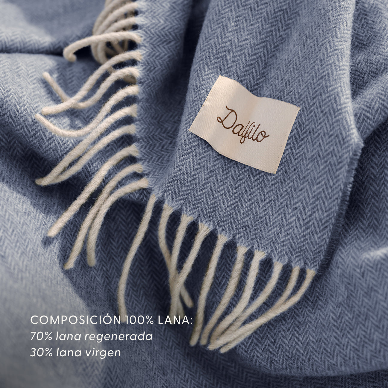 Manta de lana
- 130x180 cm- Azul denim- Lana regenerada - Dalfilo