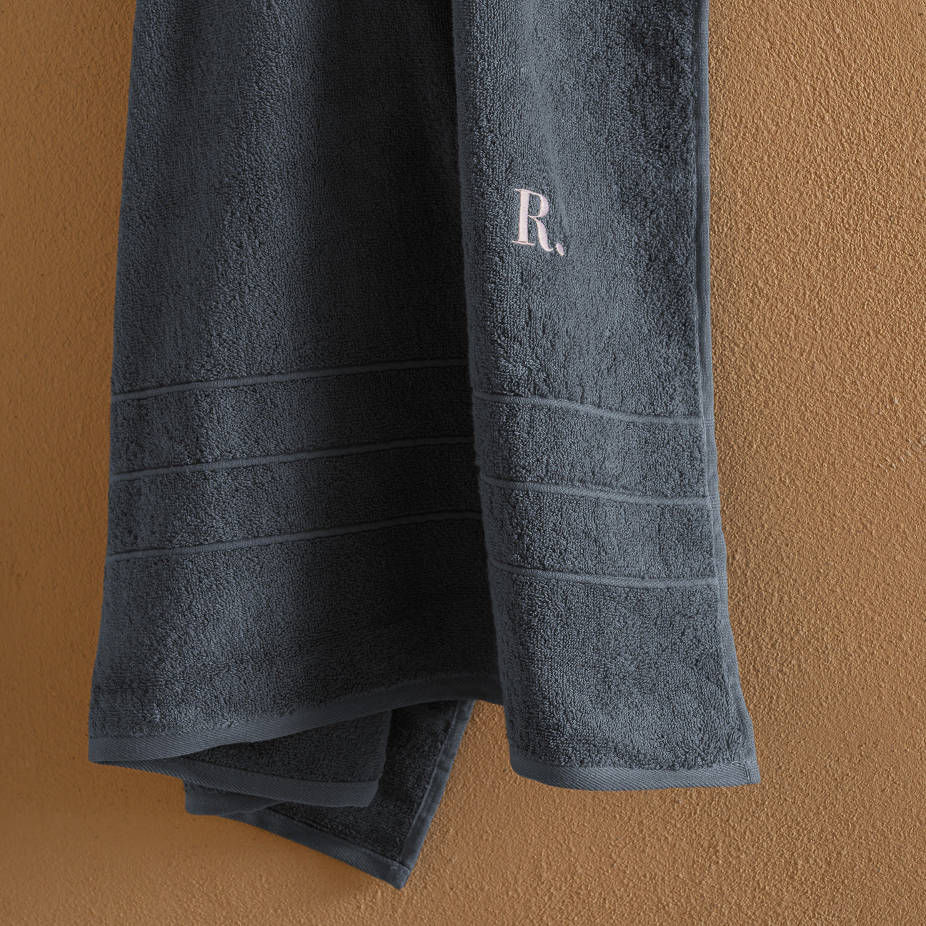 Toalla de ducha línea clásica
- 100x150 cm- Denim- Algodón clásico - Dalfilo